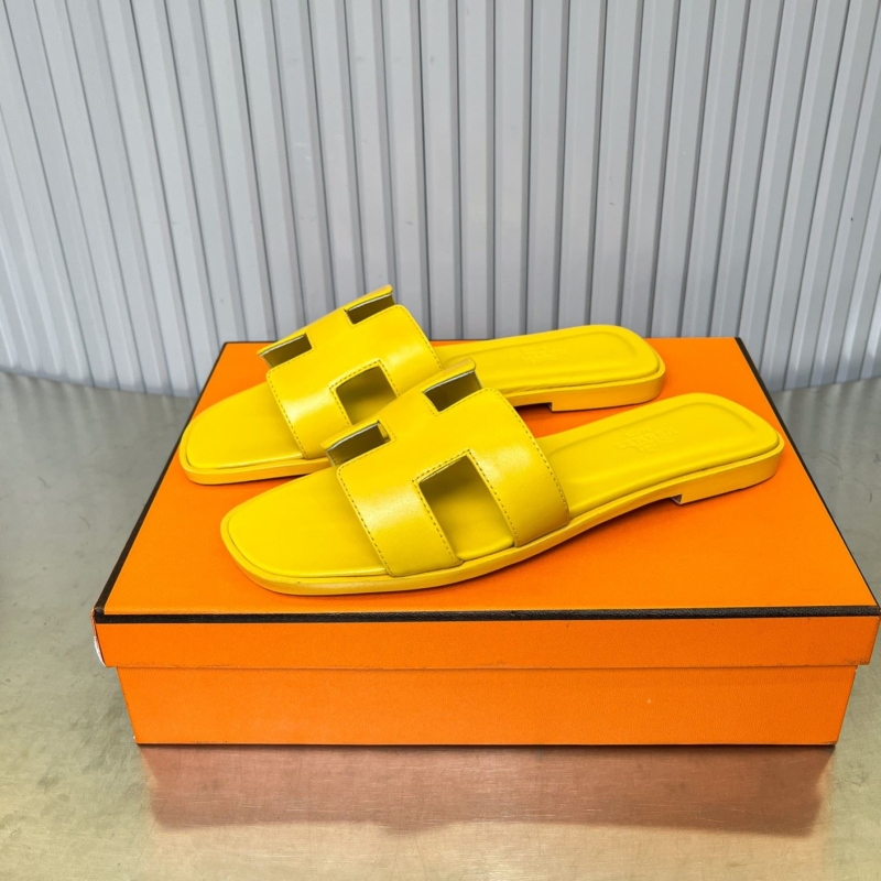 H**mes slippers